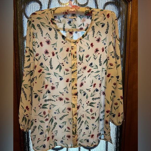 C&E Floral Blouse - Picture 1 of 11